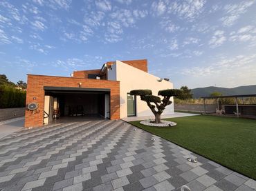Casa con balcone in vendita a Carrer la Pau