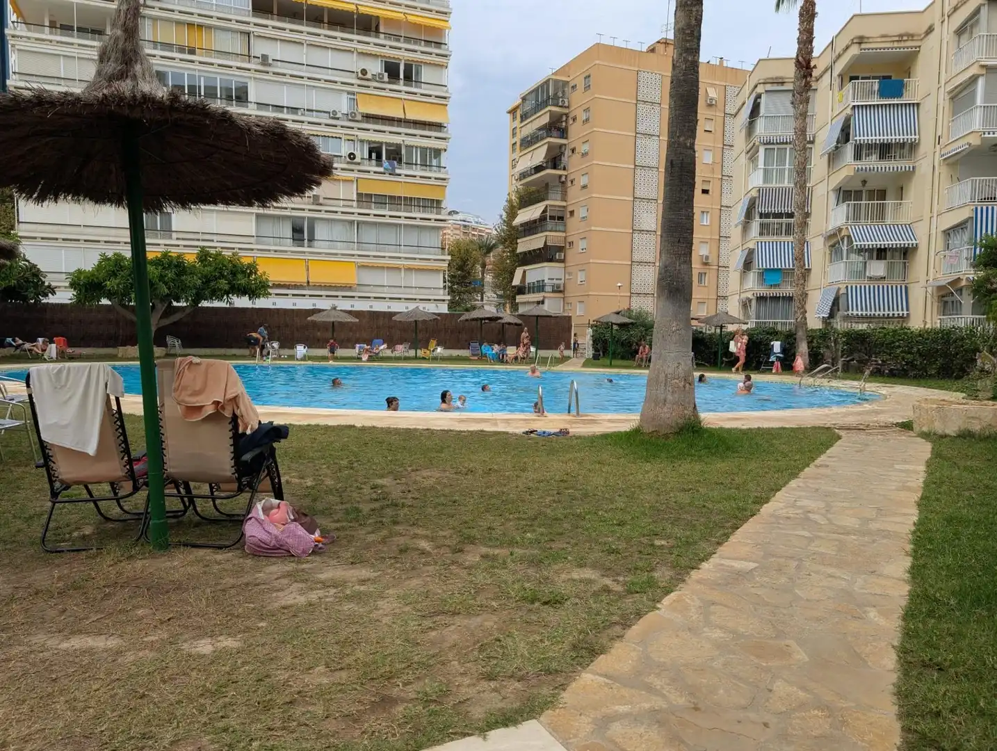 Piscina de Apartament en venda en Benidorm amb Jardí privat, Terrassa i Balcó
