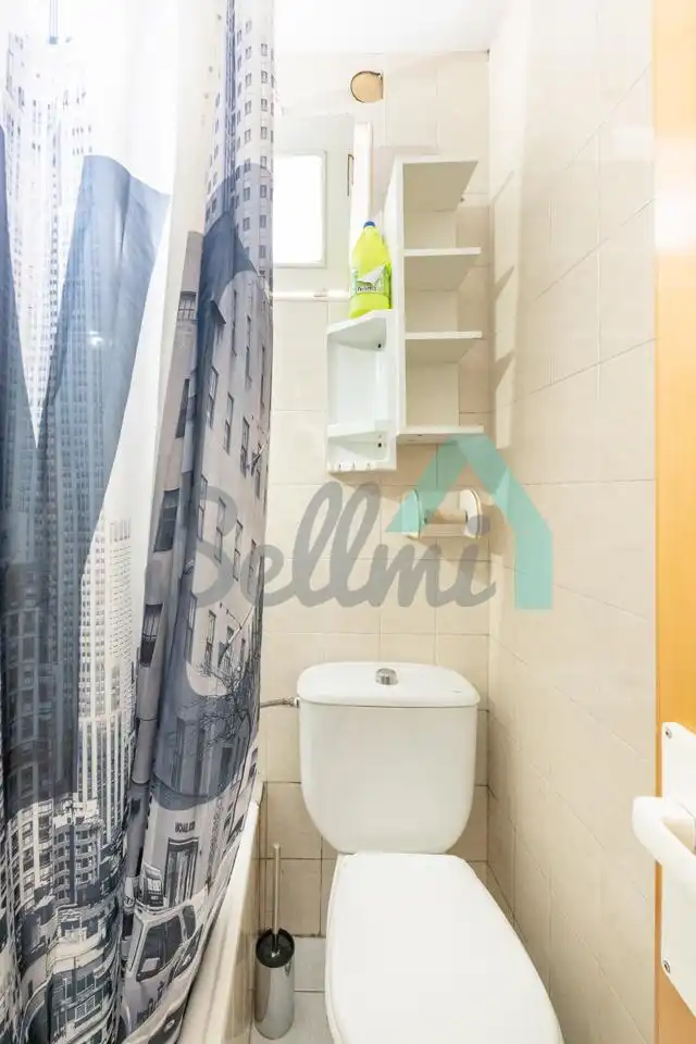 Planta baja de alquiler en Calle Arzobispo Guisasola, Santo Domingo - El Campillín