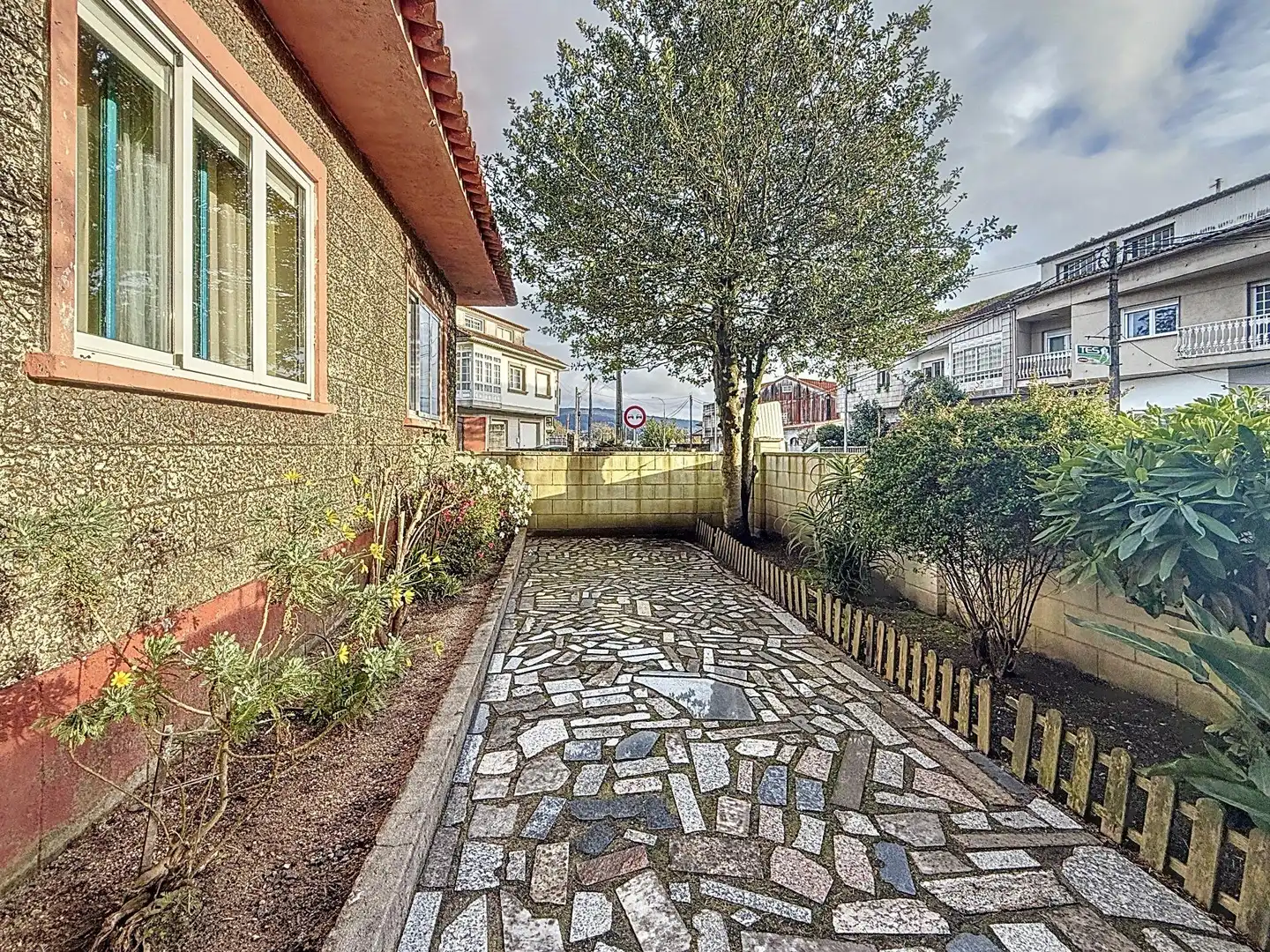 Außenansicht von Haus oder Chalet zum Verkauf in Cambados mit Privatgarten und Möbliert
