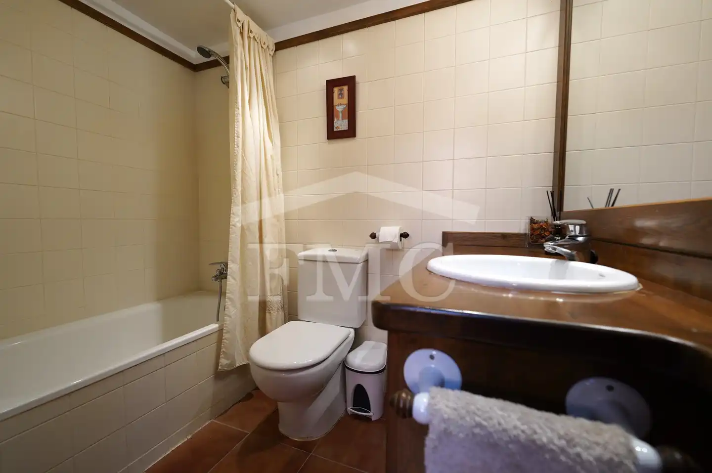 Bathroom of Houses for sale in Alp  with Heating, Parquet flooring and Terrace