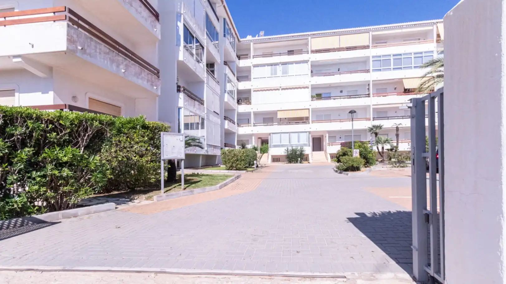 Vista exterior de Apartamento en venta en Dénia con Aire acondicionado, Calefacción y Amueblado