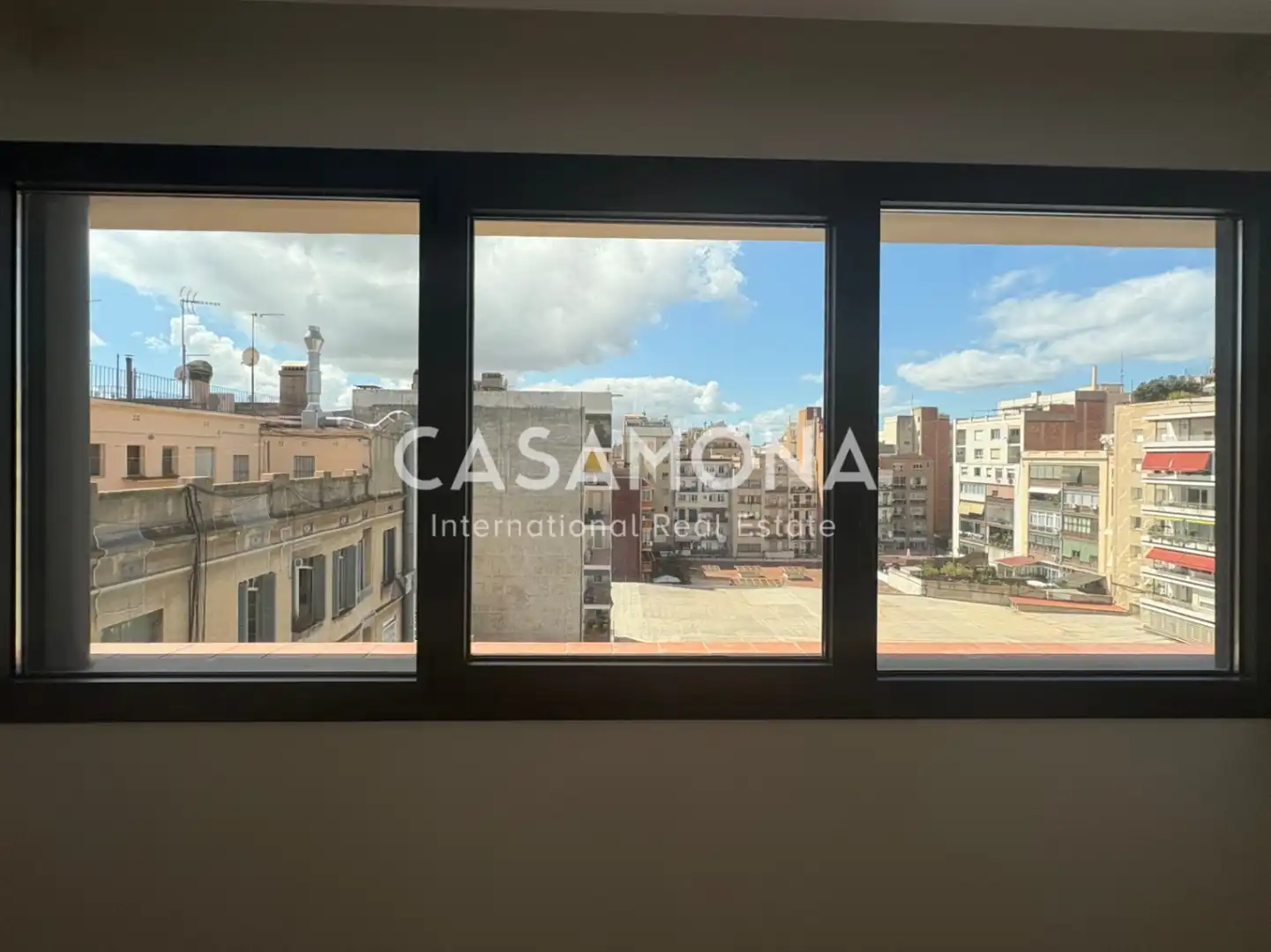 Vista exterior de Ático en venta en Barcelona con Aire acondicionado, Calefacción y Terraza