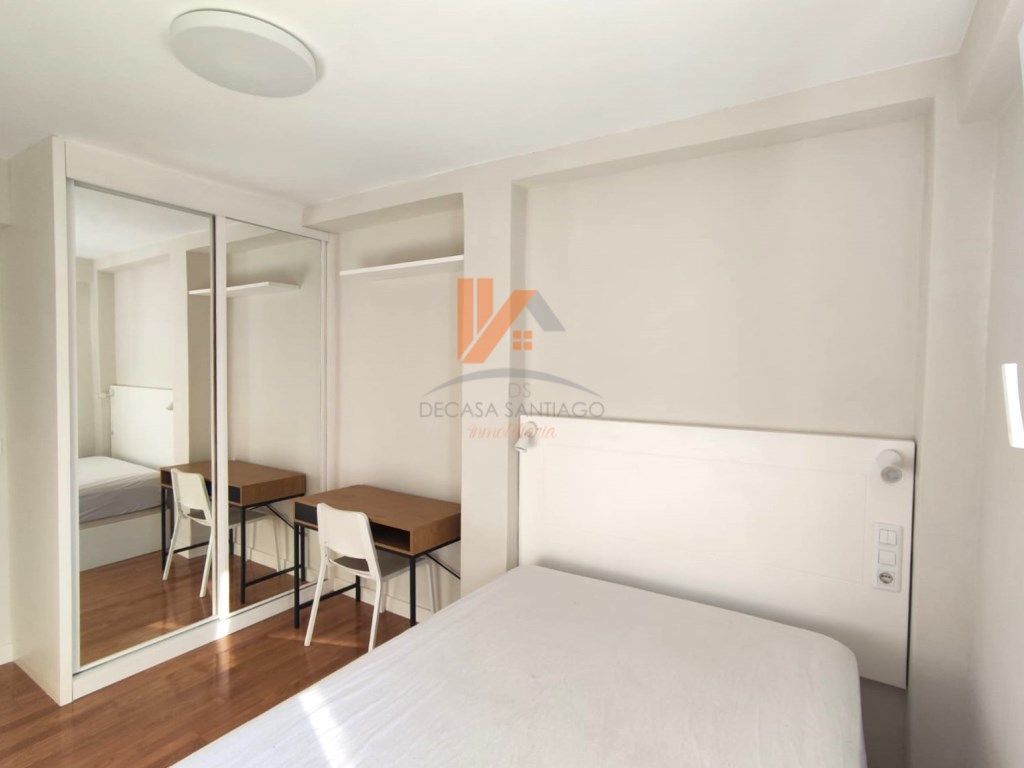 Dormitori de Apartament de lloguer en Santiago de Compostela  amb Moblat