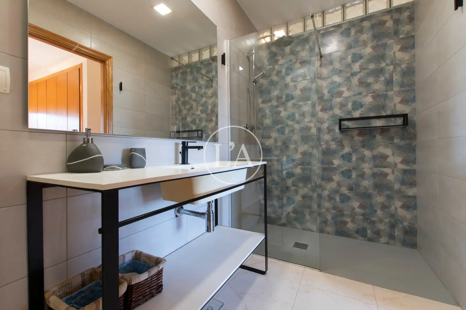 Semi-detached house with terrace for sale in Carrer d'Alexandre Galí, imagen 37