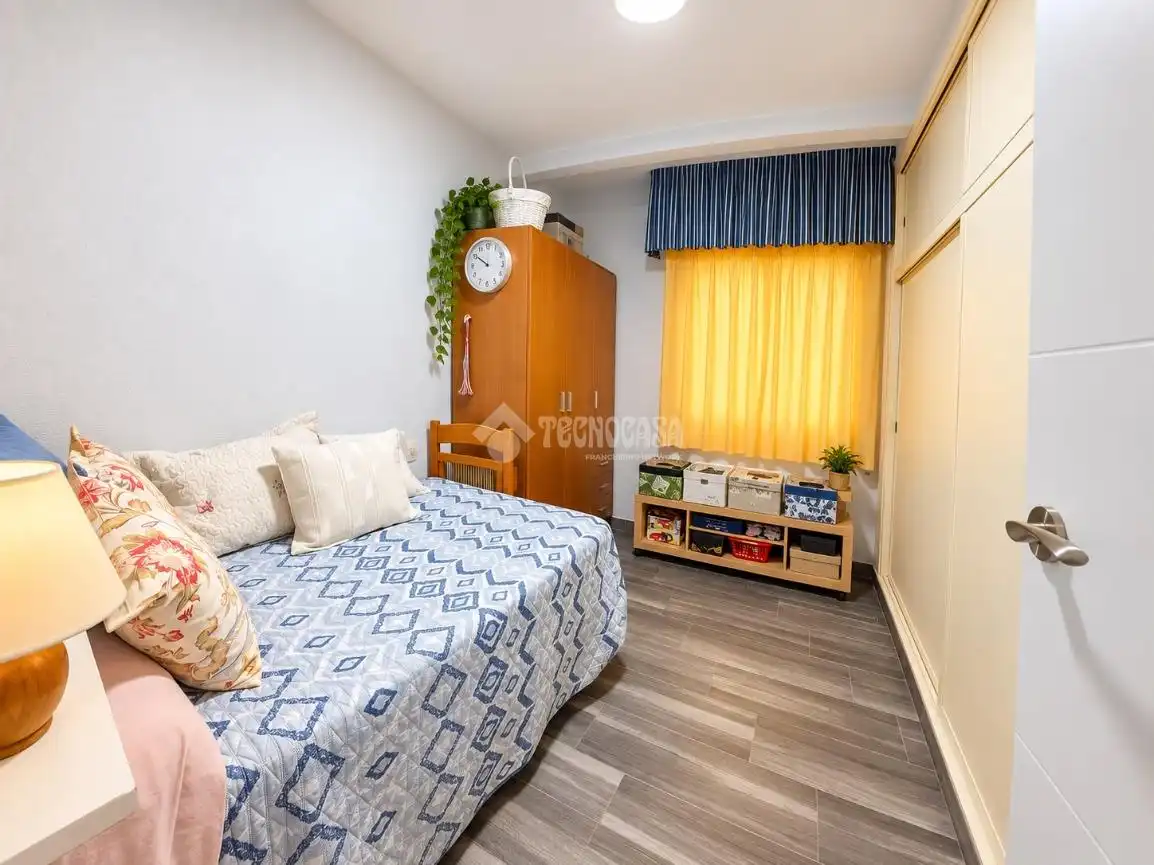 Habitación de Piso en venta en Alicante / Alacant con Aire acondicionado