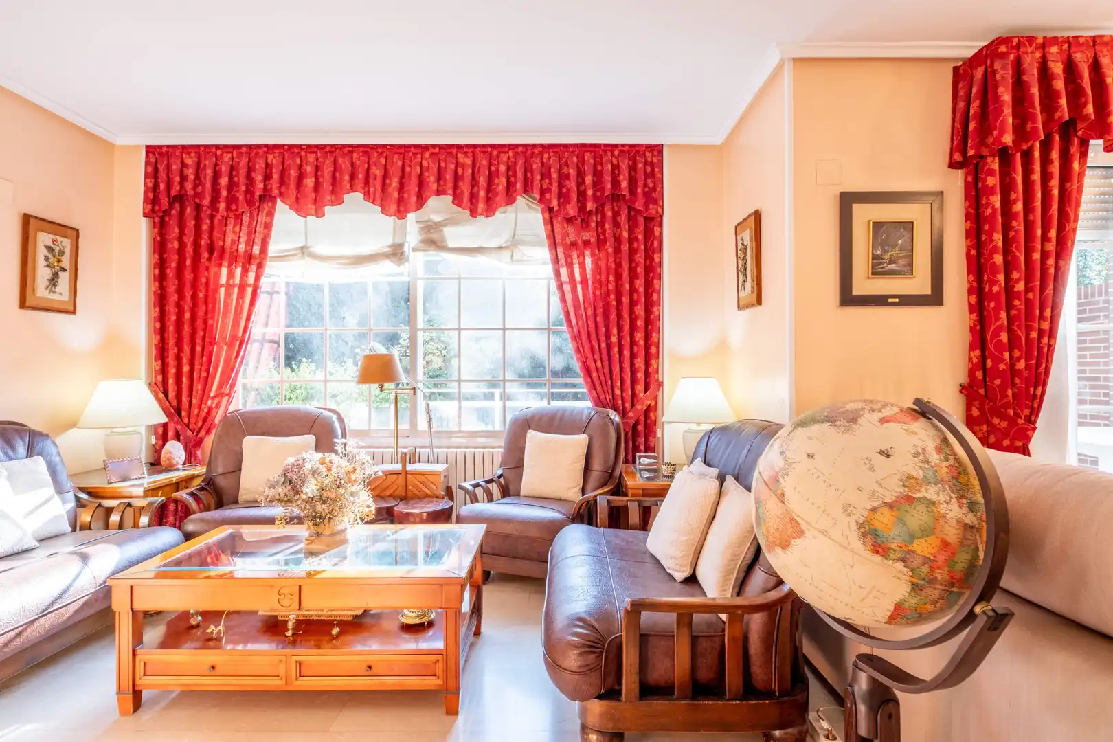 Living room of Detached homes for sale in Zaragoza  with Air Conditioner, Heating and Community pool