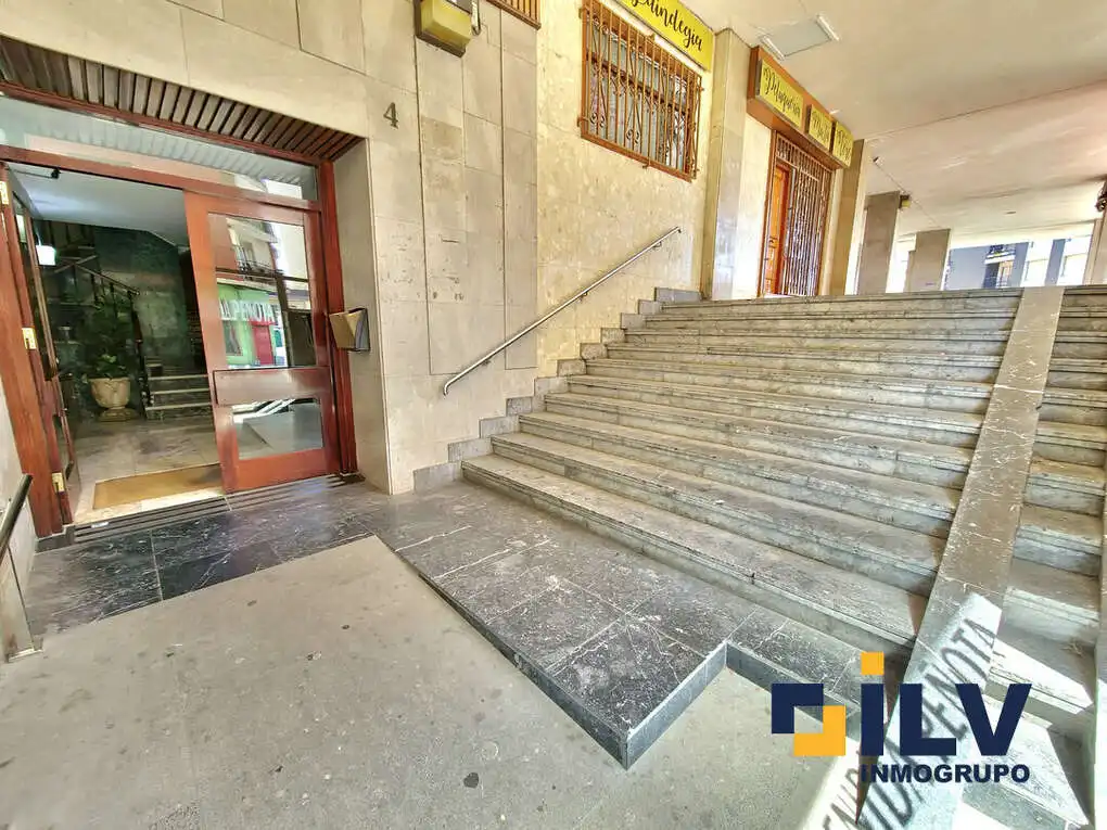 Piso en venta en Portugalete con Calefacción, Terraza y Amueblado