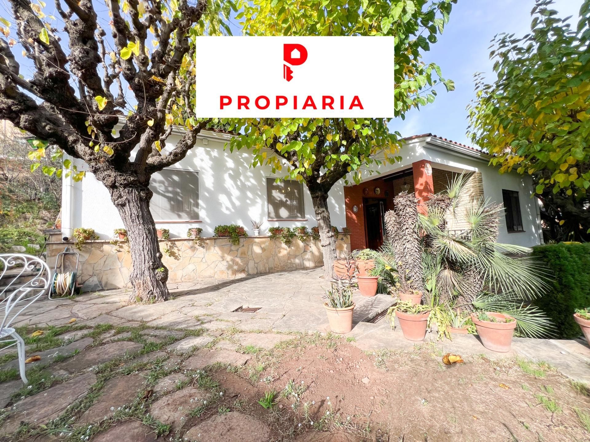 Außenansicht von Haus oder Chalet zum Verkauf in Vallirana mit Heizung, Privatgarten und Terrasse