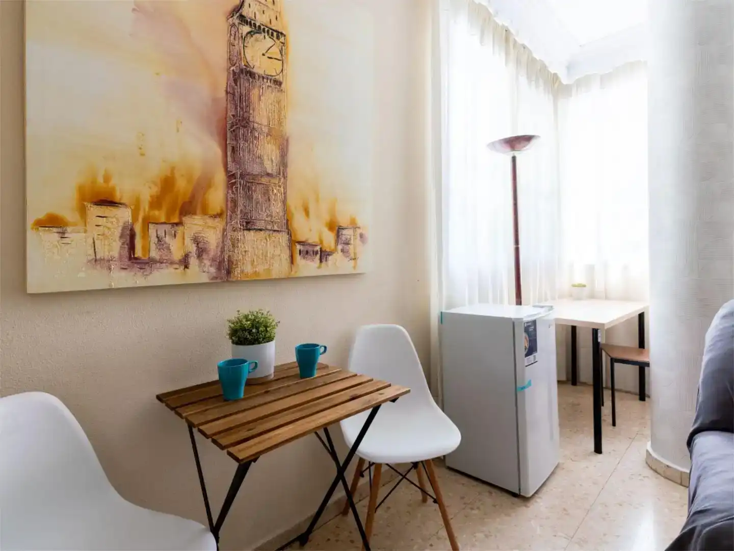 Comedor de Piso para compartir en Sevilla con Aire acondicionado, Jardín privado y Amueblado