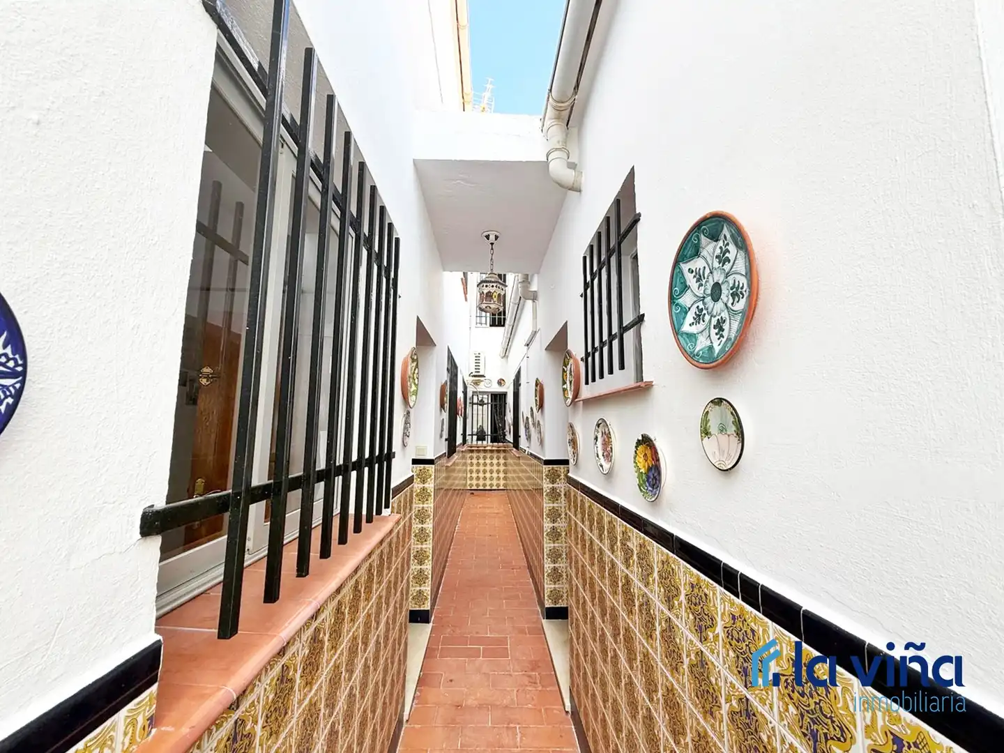 Houses for sale in Mollina  with Air Conditioner, Heating and Furnished