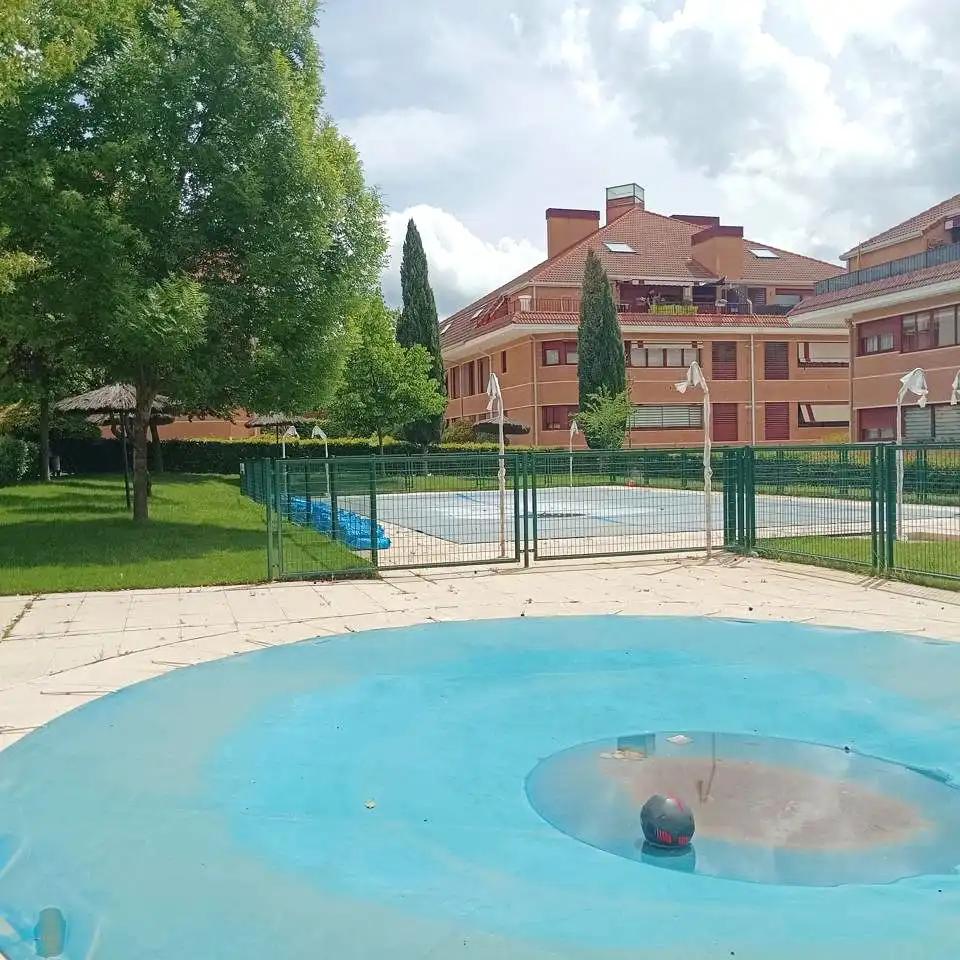 Piscina de Pis de lloguer en Las Rozas de Madrid amb Aire condicionat, Calefacció i Terrassa