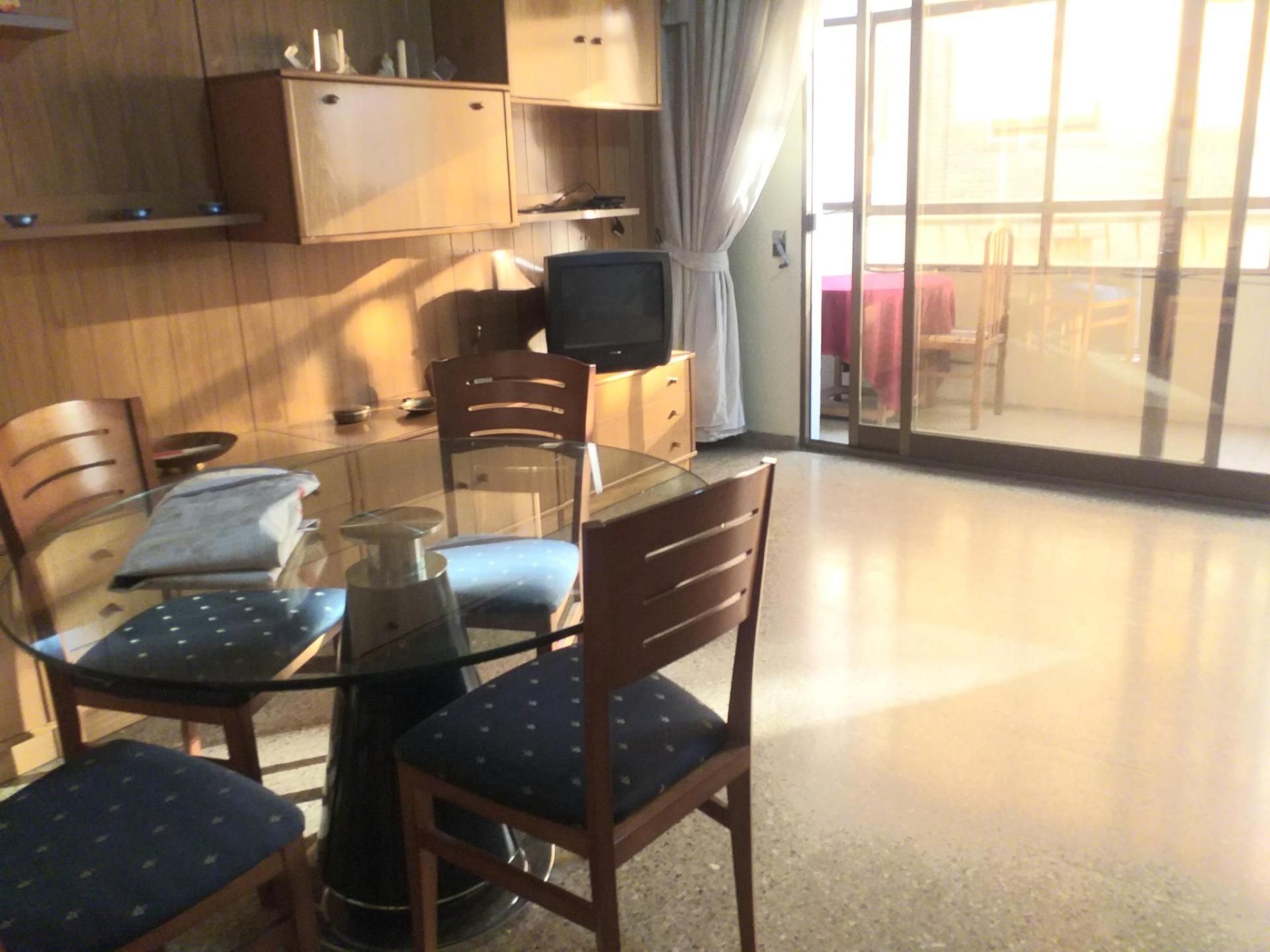 Menjador de Pis en venda en Yecla amb Calefacció, Jardí privat i Moblat