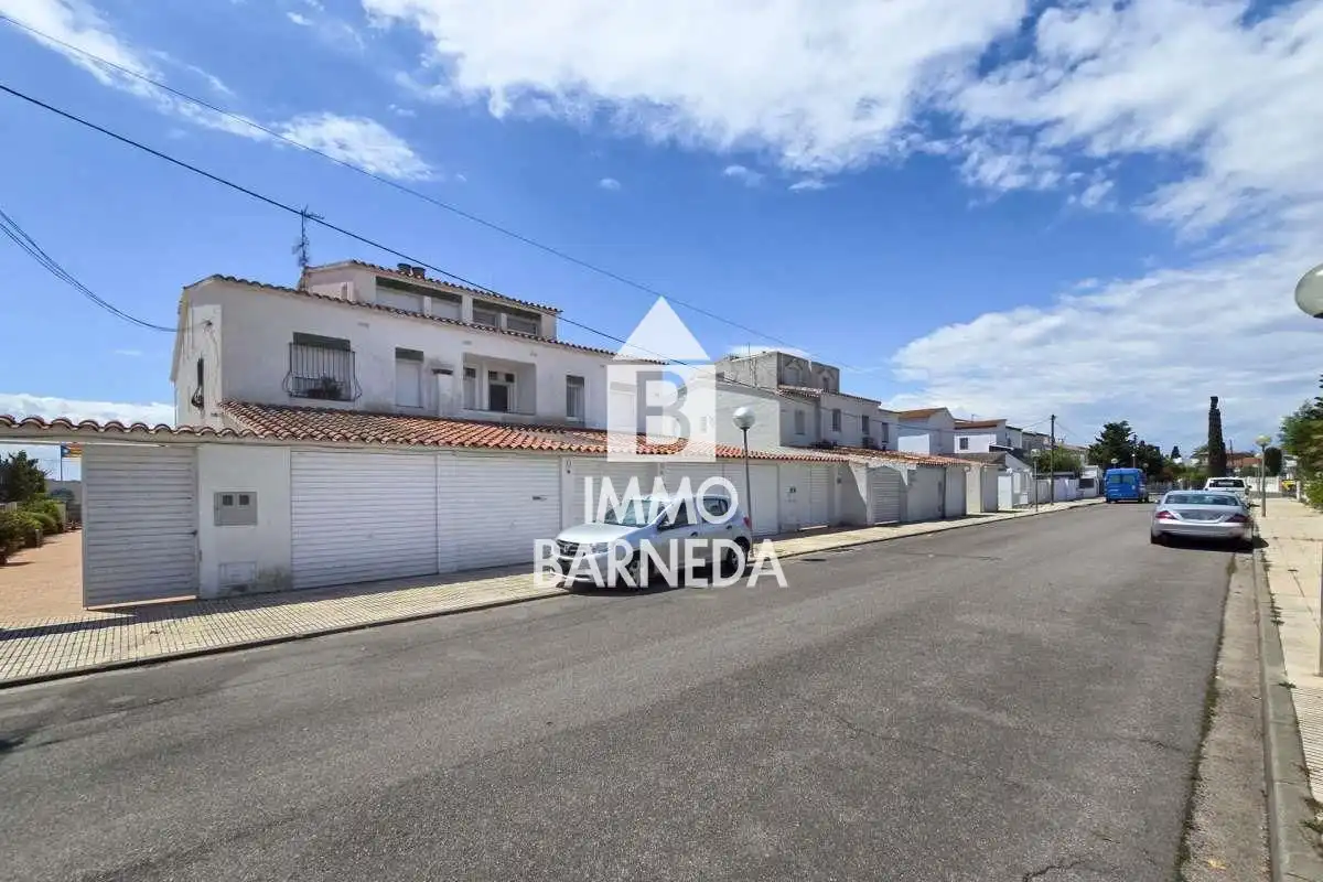 Vista exterior de Casa o chalet en venta en Roses con Terraza y Balcón