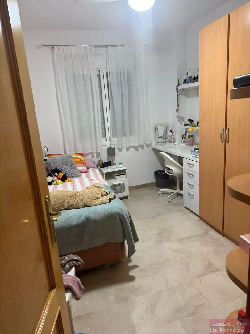 Habitación de Piso de alquiler en Estepona con Terraza