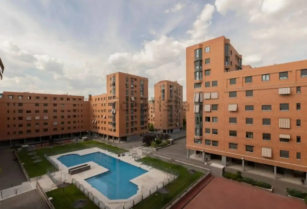 Ático con piscina en venta en Ciudad Lineal