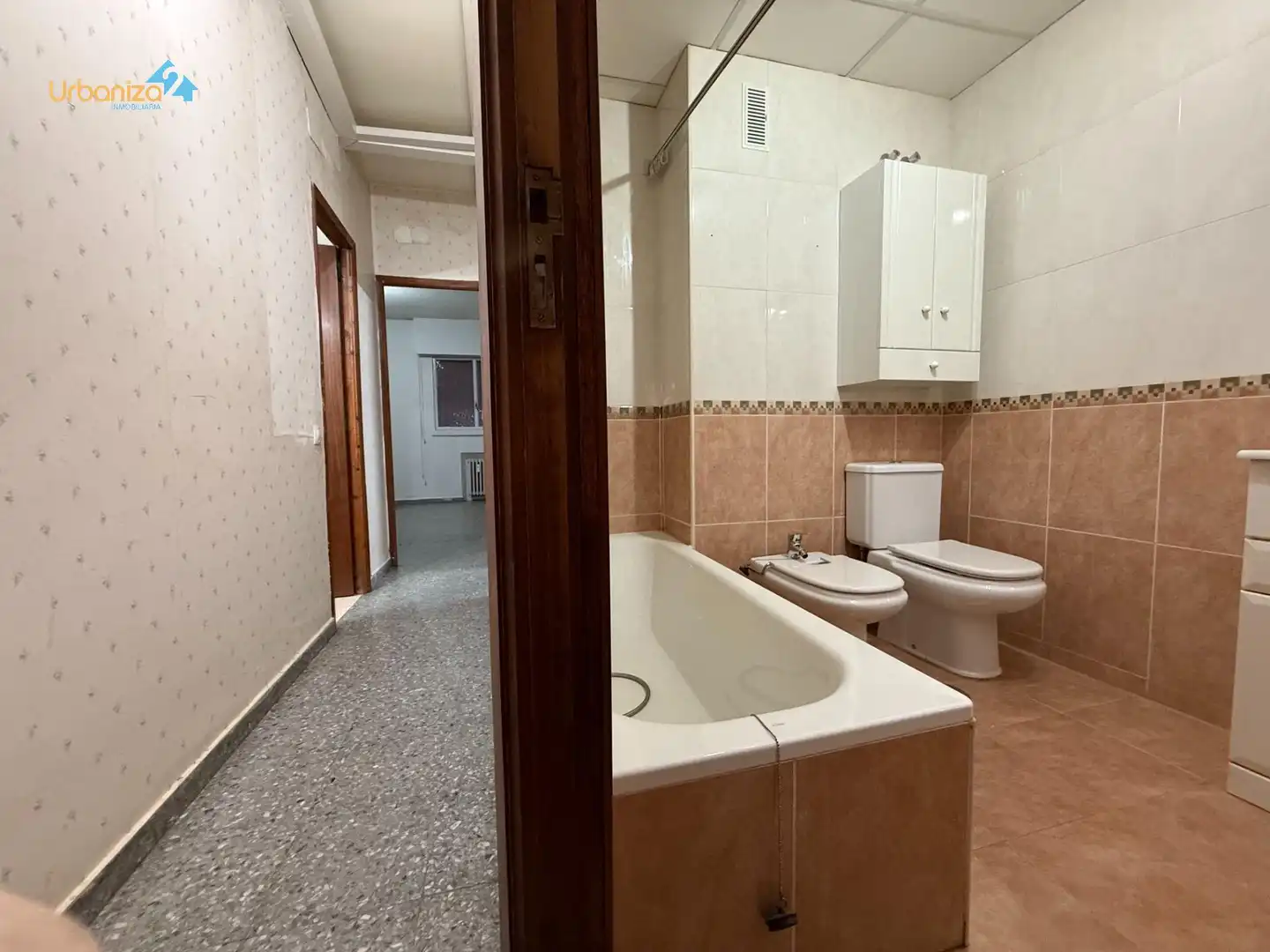 Baño de Piso en venta en Badajoz con Aire acondicionado, Calefacción y Trastero
