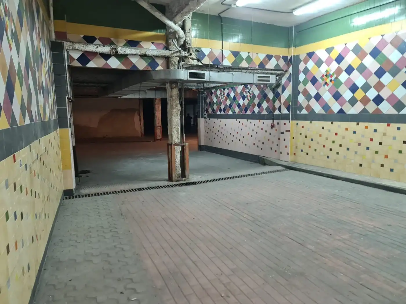 Commercial properties for sale in Plaza ESPAÑA, Casco Antiguo