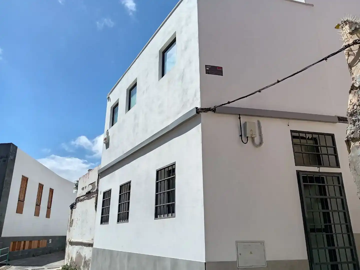 Vista exterior de Casa adosada en venda en Las Palmas de Gran Canaria amb Jardí privat, Piscina i Moblat