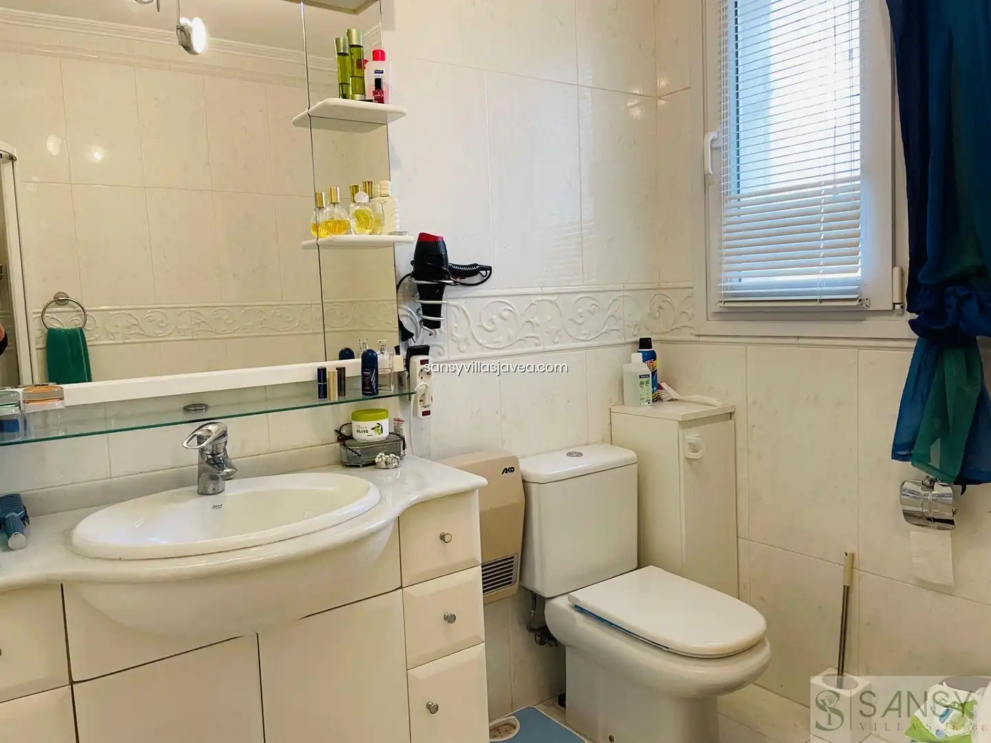 Bathroom of Houses for sale in Dénia  with Air Conditioner and Storage room