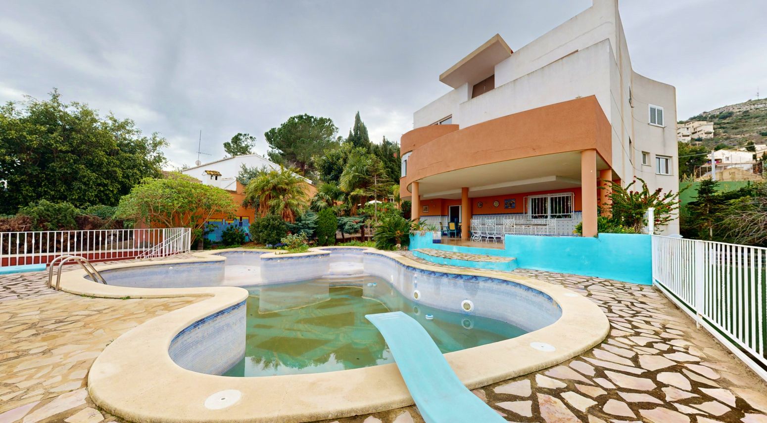 Piscina de Casa o chalet en venta en Chiva con Jardín privado, Terraza y Trastero