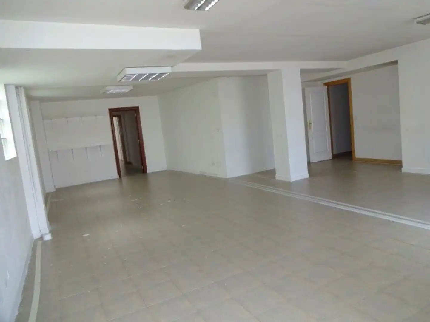 Local comercial de lloguer a Maliaño - C/Juan XXIII