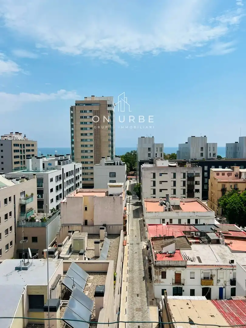 Vista exterior de Ático en venta en Barcelona con Calefacción
