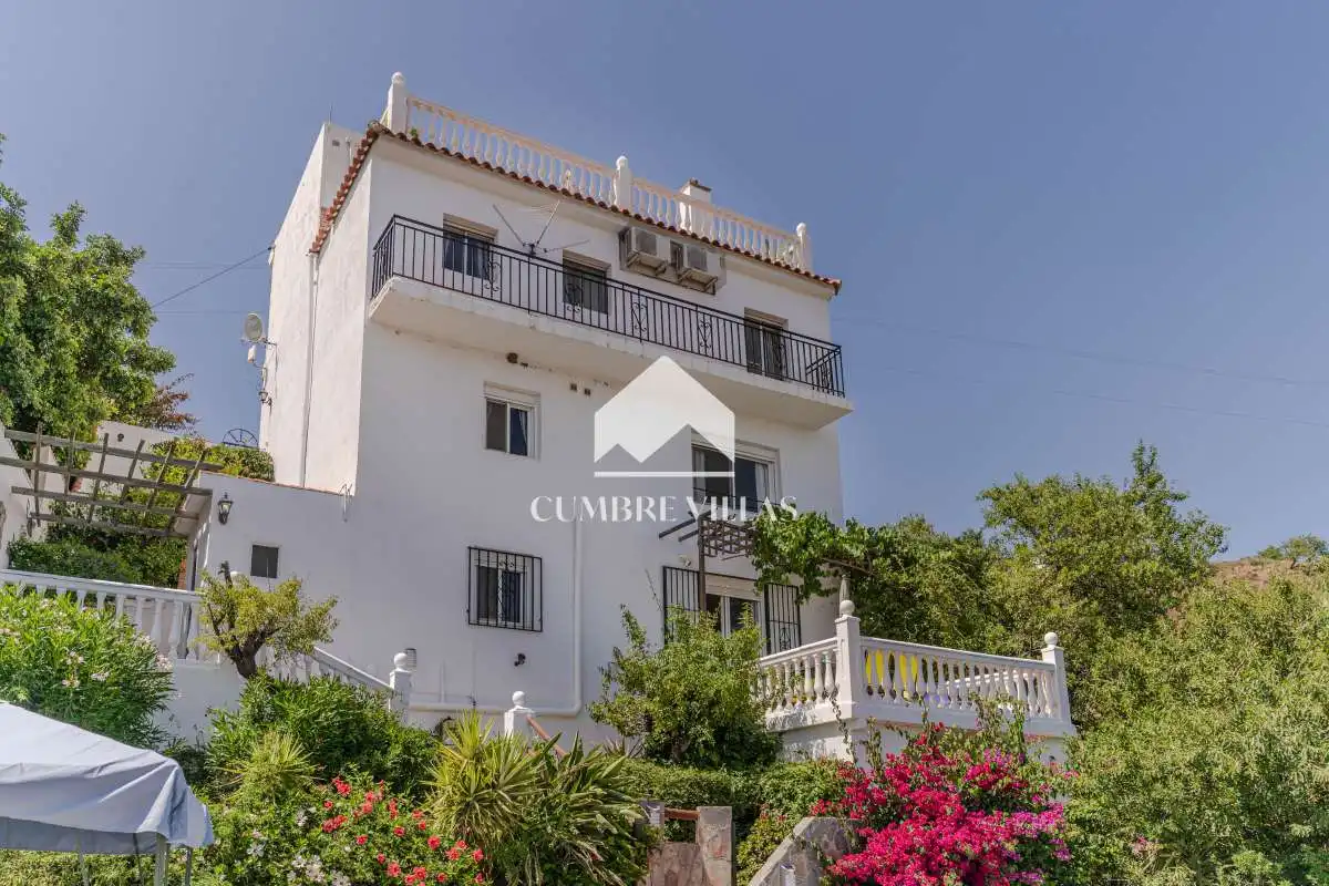 Vista exterior de Casa o xalet en venda en Lújar amb Jardí privat, Terrassa i Internet