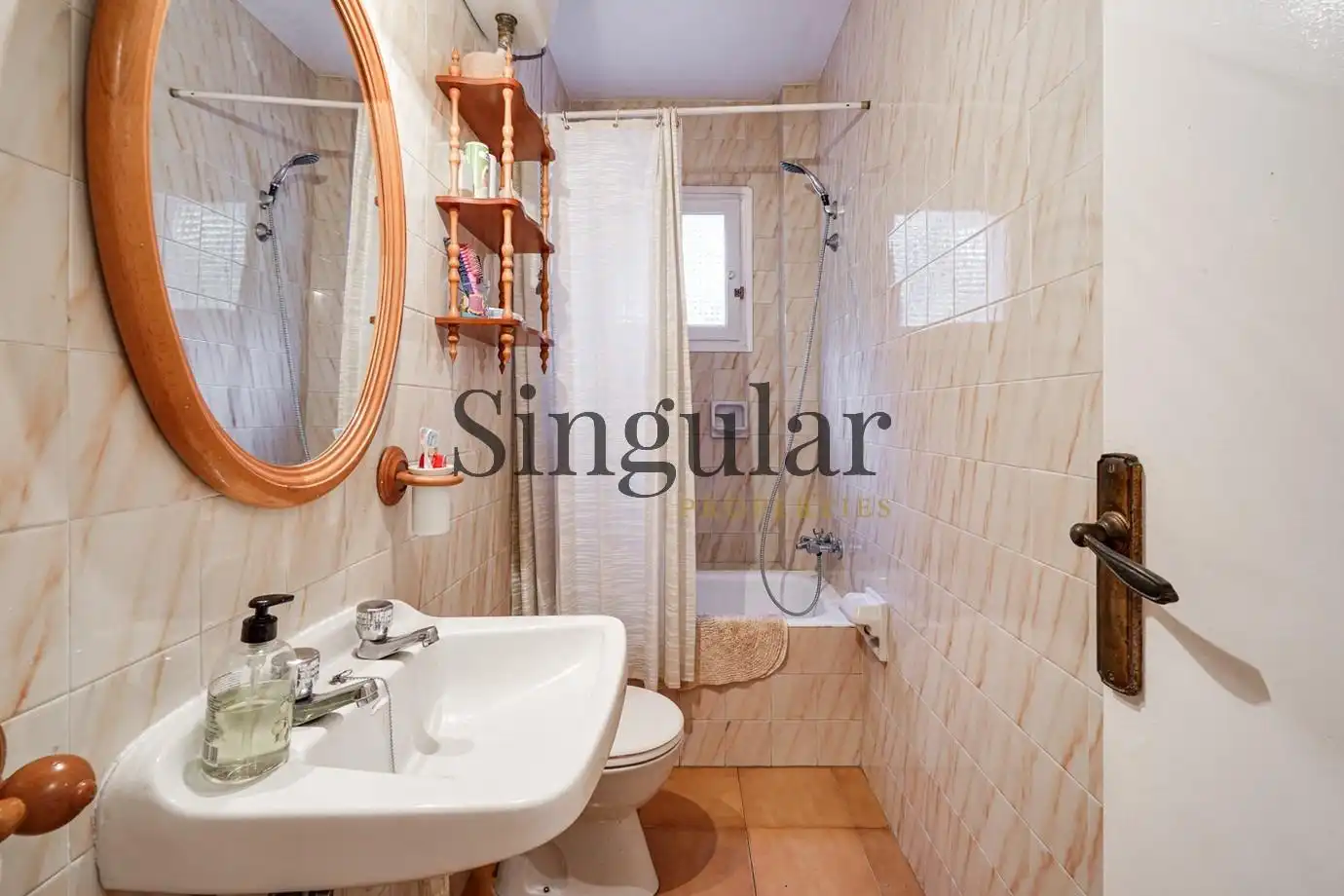 Bany de Casa o xalet en venda en Castelldefels amb Jardí privat i Terrassa