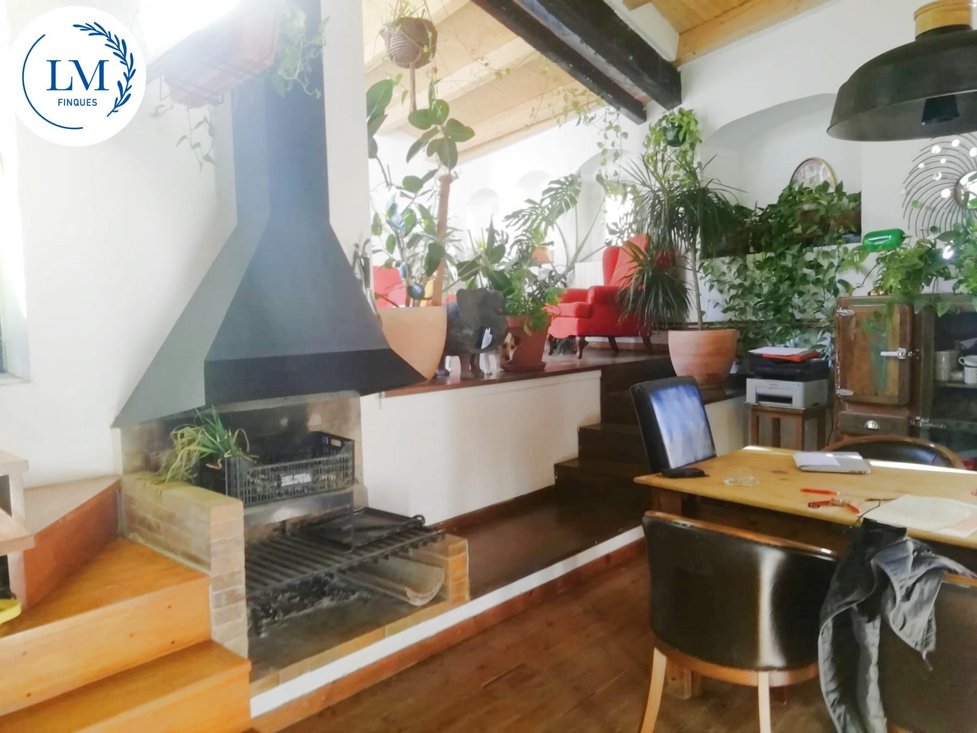 Living room of House or chalet for sale in Vilanova i la Geltrú  with Air Conditioner, Heating and Alarm