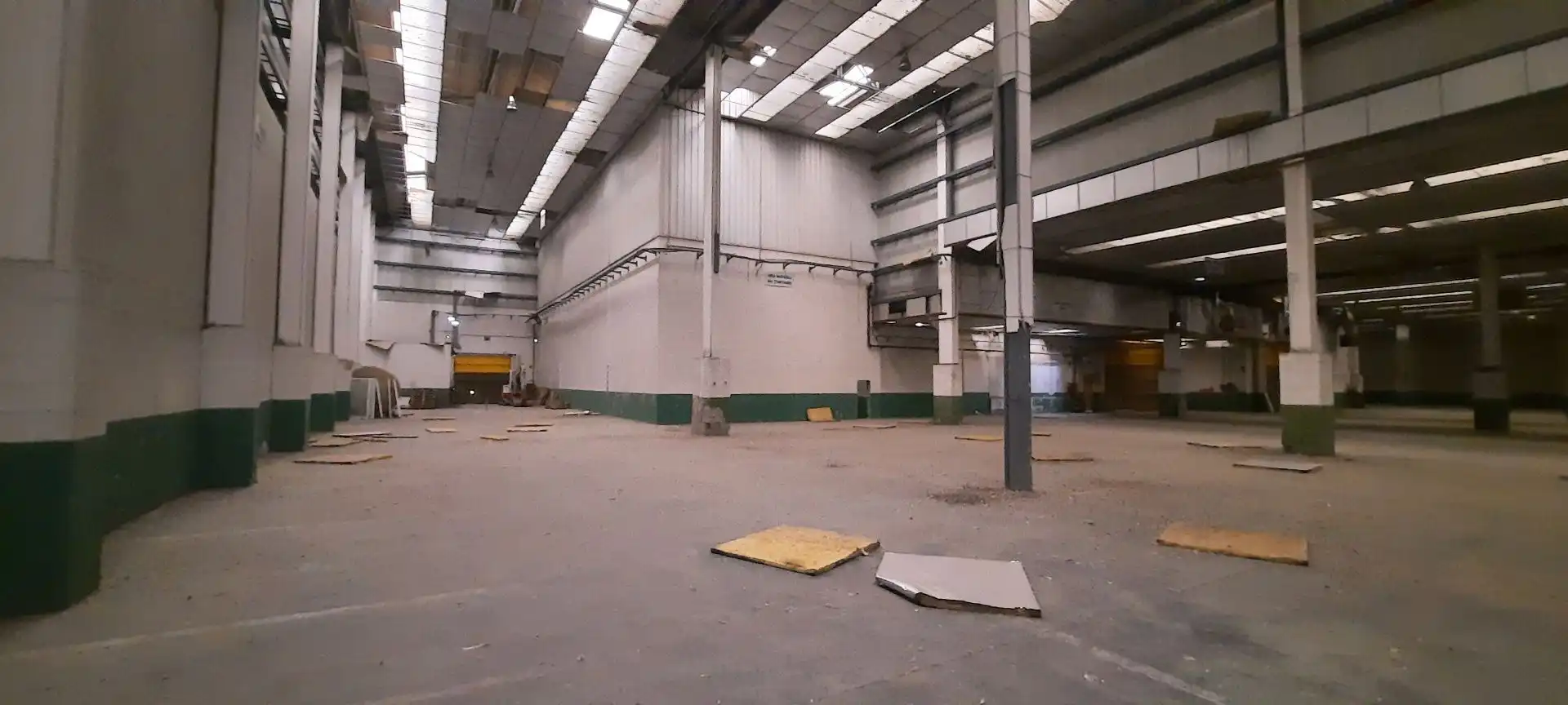 Nau industrial en venda en Montcada i Reixac