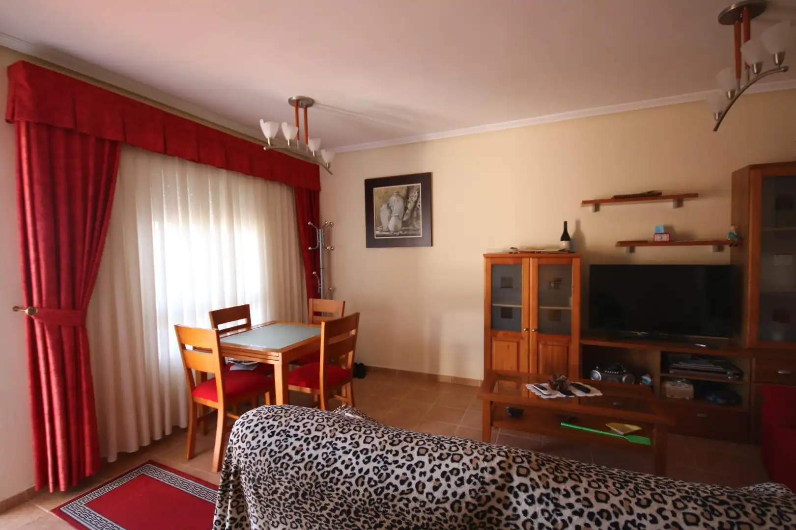 Sala d'estar de Casa o xalet en venda en El Almendro amb Aire condicionat i Traster