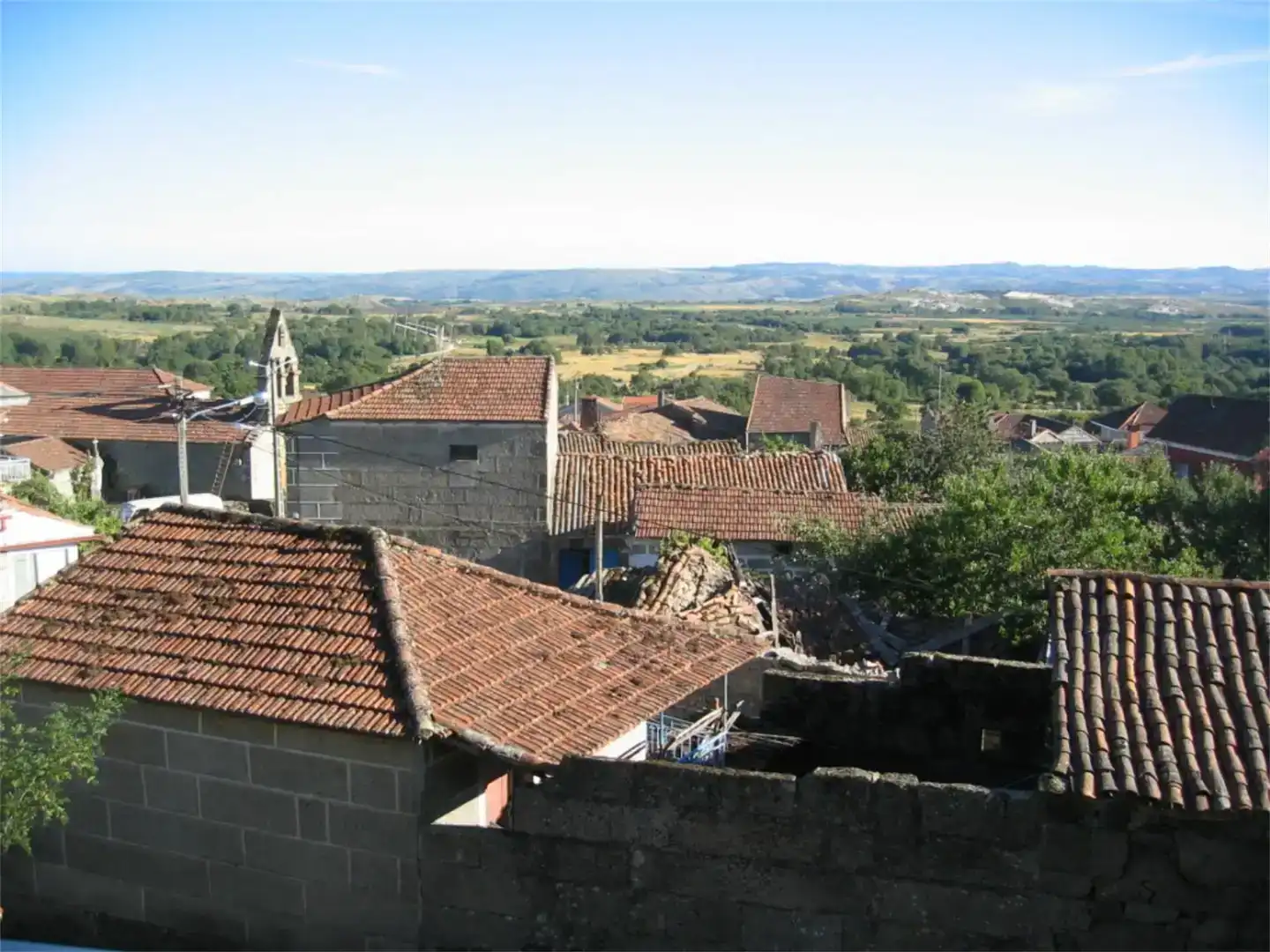 Vista exterior de Casa adosada en venta en Cualedro con Jardín privado y Balcón