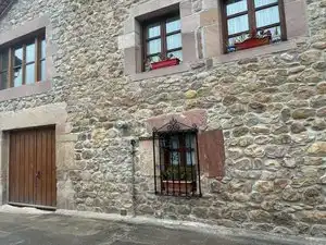 Vista exterior de Finca rústica de lloguer en Cabezón de la Sal amb Calefacció, Moblat i Forn