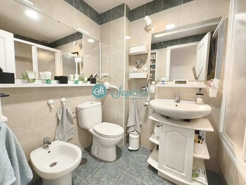 Baño de Piso en venta en Torrecaballeros con Calefacción, Terraza y Amueblado