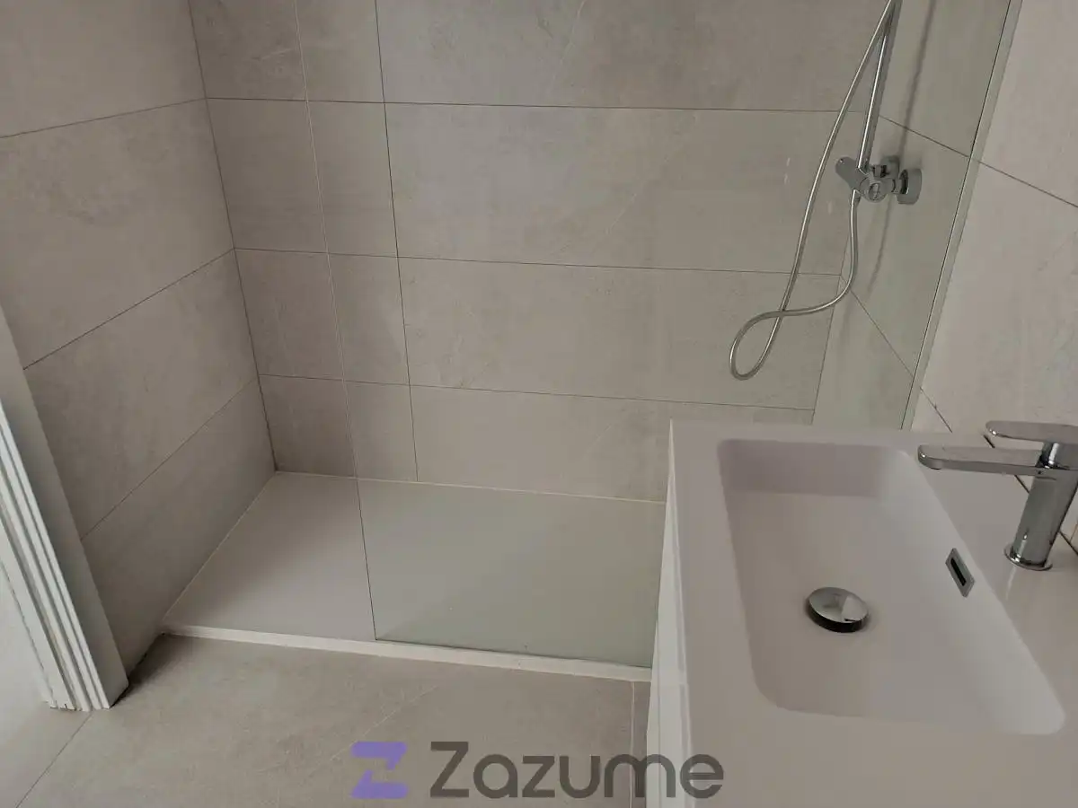 Baño de Piso de alquiler en Dos Hermanas con Aire acondicionado, Calefacción y Terraza