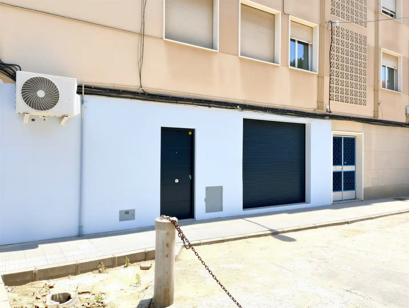 Vista exterior de Planta baja en venta en Alicante / Alacant con Alarma