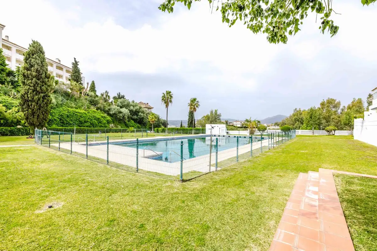 Piscina de Casa adosada en venda en Mijas amb Aire condicionat, Calefacció i Terrassa
