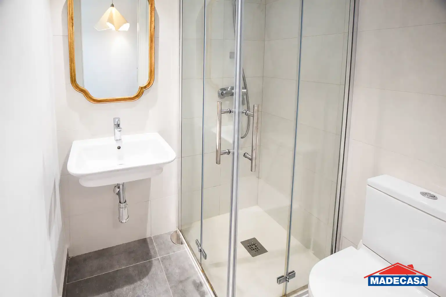 Baño de Ático en venta en Pozuelo de Alarcón con Aire acondicionado, Calefacción y Jardín privado