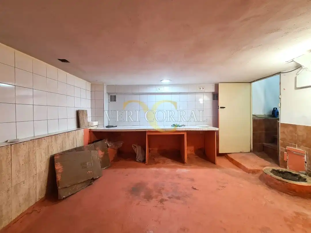 Business premises for sale in Calle Adaro, imagen 16