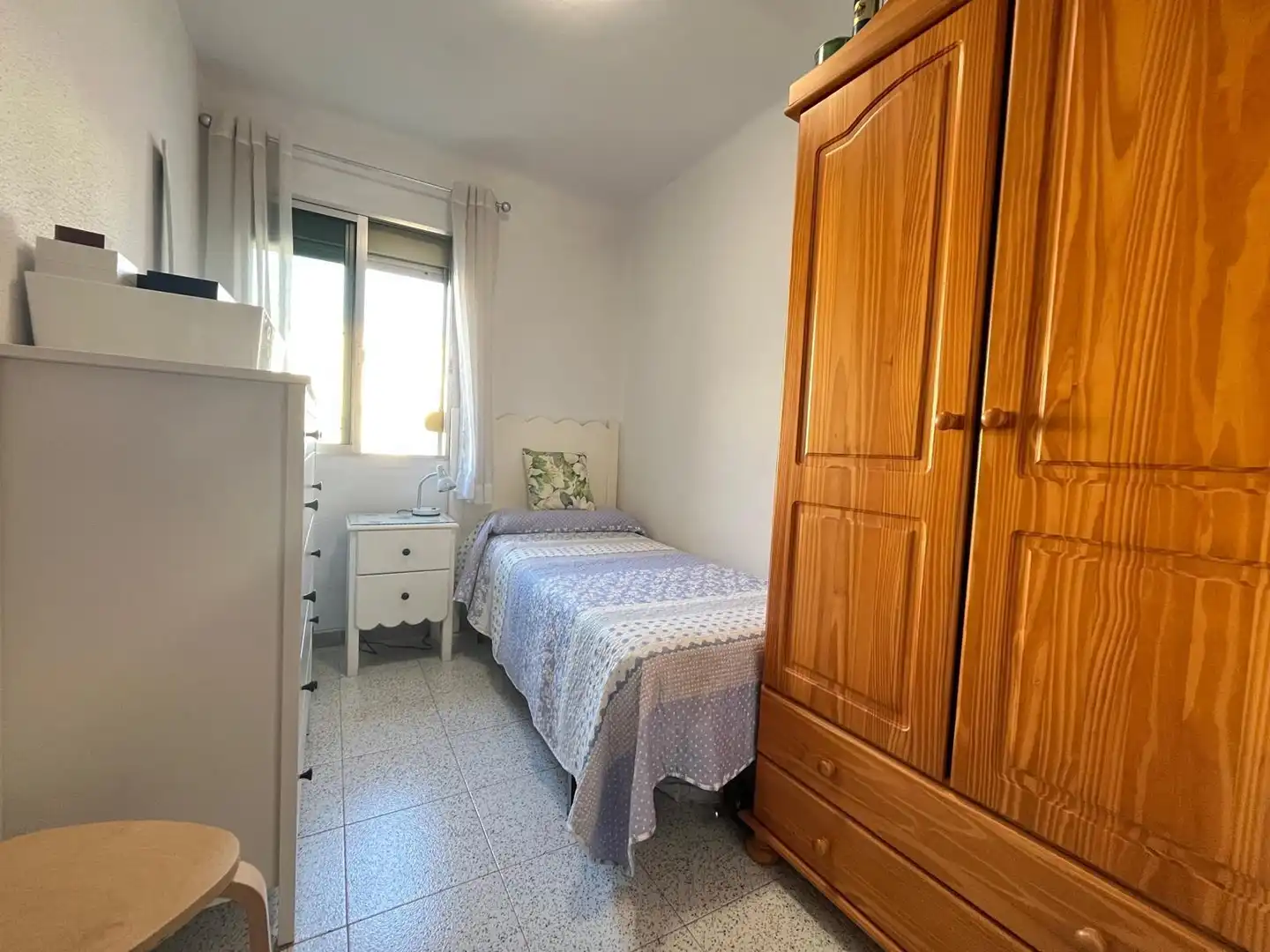 Bedroom of Flat for sale in Sevilla  with Air Conditioner, Furnished and Balcony