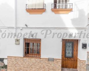 Casa adosada en venda a Sayalonga