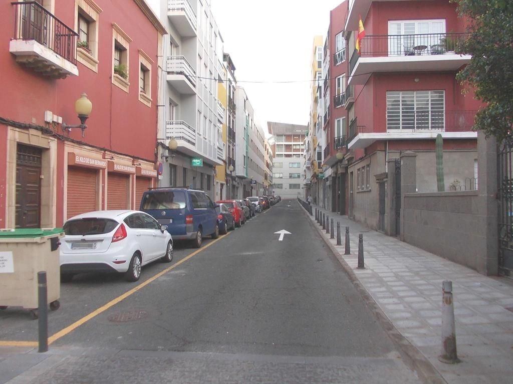 Exterior view of Flat for sale in Las Palmas de Gran Canaria  with Air Conditioner, Balcony and Alarm