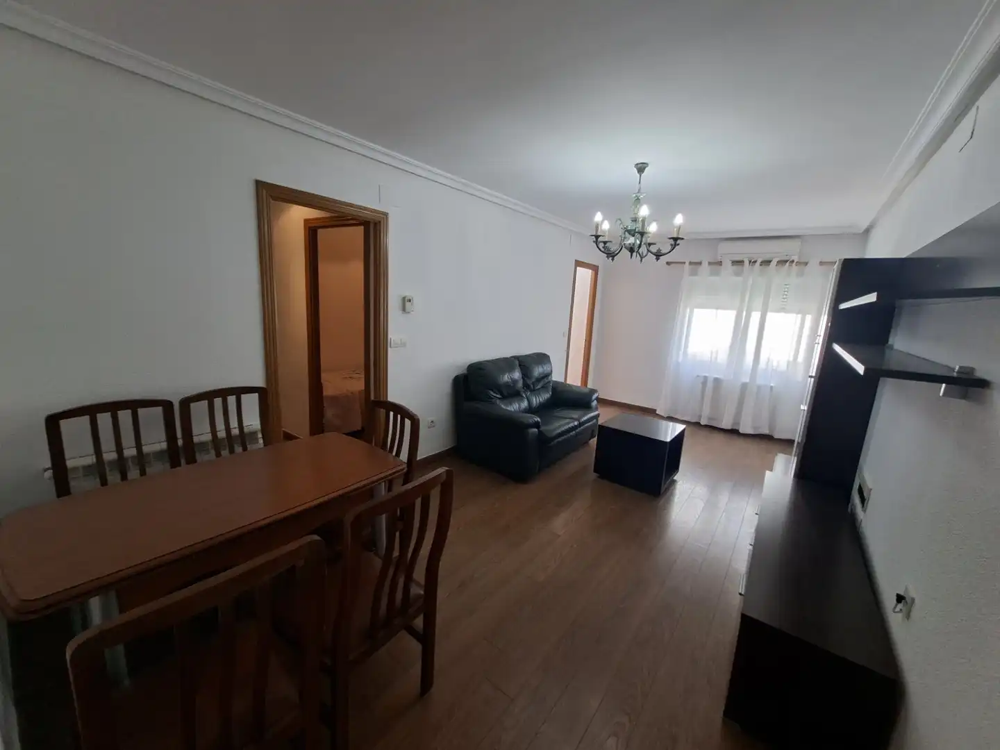 Piso con terraza en venta en Avenida de la Vera 24