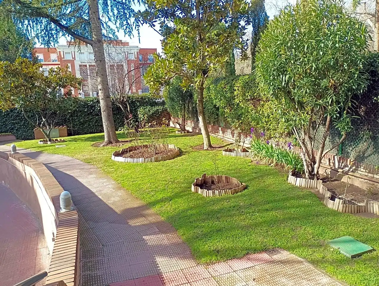 Jardí de Pis de lloguer en Madrid amb Aire condicionat, Calefacció i Parquet