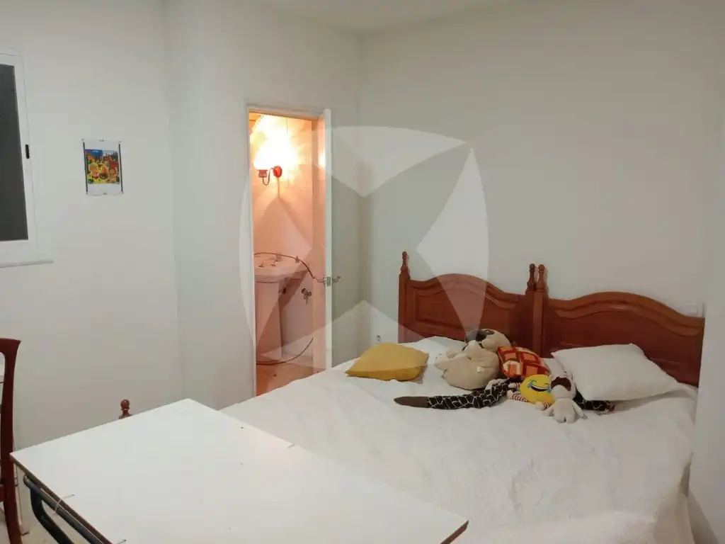 House with balcony for sale in Calle Cespedes, imagen 24
