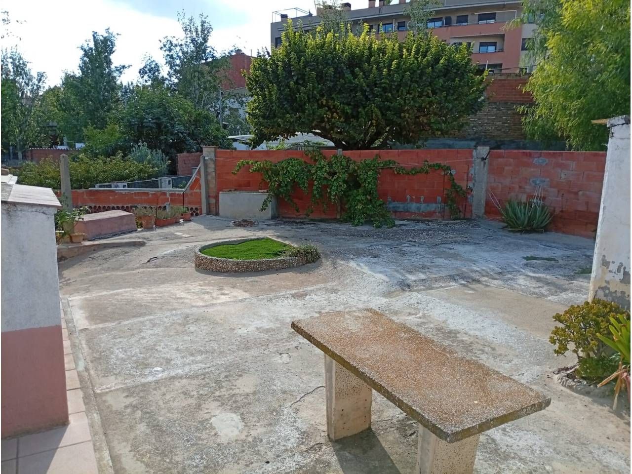 Jardí de Terreny industrial en venda en Martorell