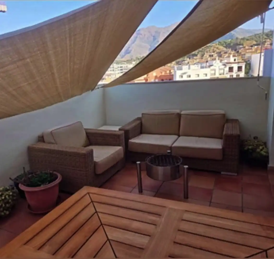 Home with terrace for sale in Estepona Pueblo