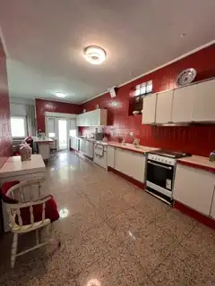 Cuina de Casa o xalet en venda en Pontevedra Capital  amb Calefacció, Traster i Moblat
