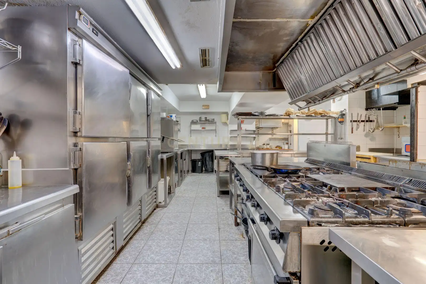 Kitchen of Commercial properties for sale in Deba  with Air Conditioner